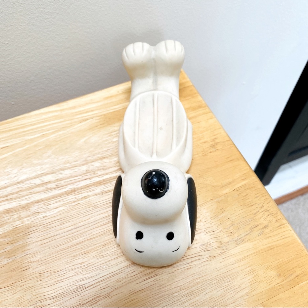 Vintage 1950s AVON Peanuts Snoopy Rubber Soap Dish